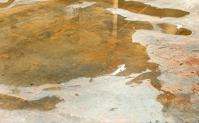 廠(chǎng)區(qū)地面滲水.jpg 廠(chǎng)區(qū)地面滲水.jpg