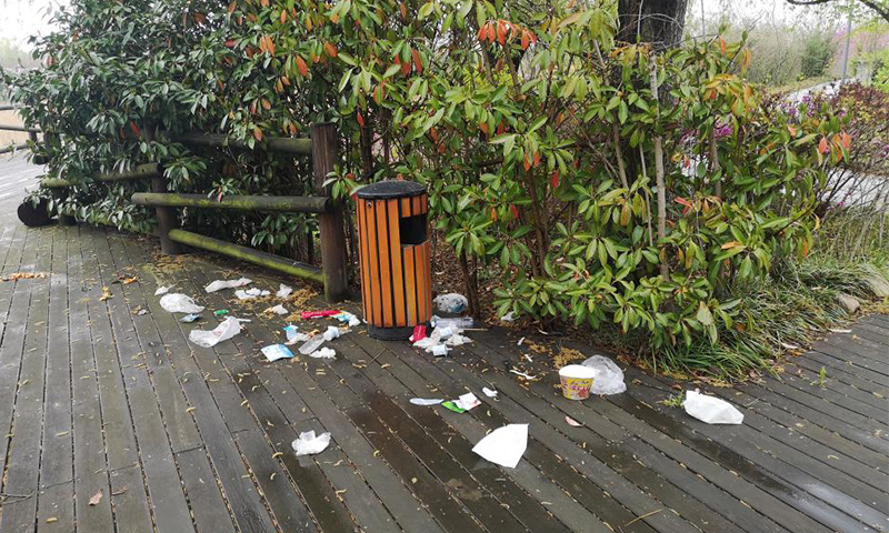 景區垃圾.jpg 景區垃圾.jpg