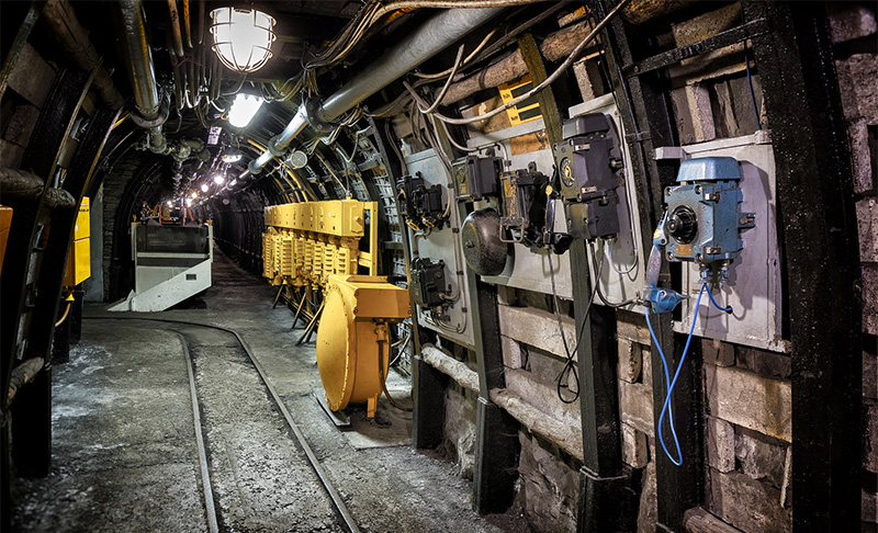 煤礦井道.jpg 煤礦井道.jpg